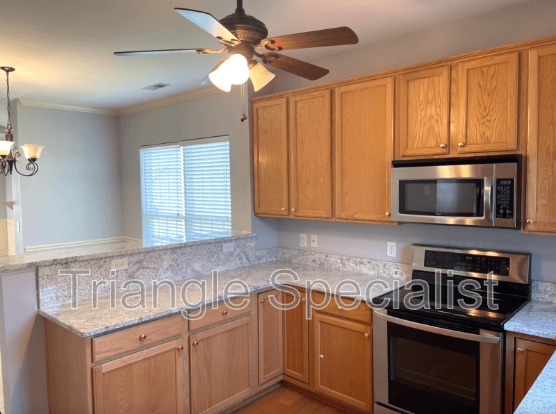 Raleigh House: 5513 Creekdale Circle
