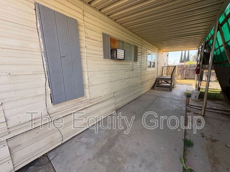 Dinuba Condo: 581 East Yale Ave