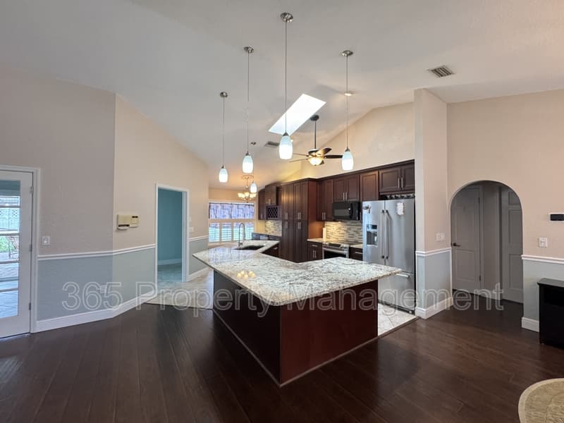 Spring Hill House: 6153 Mountain Way Avenue