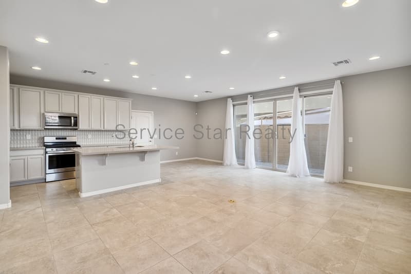 Phoenix House: 17214 N 9th Pl