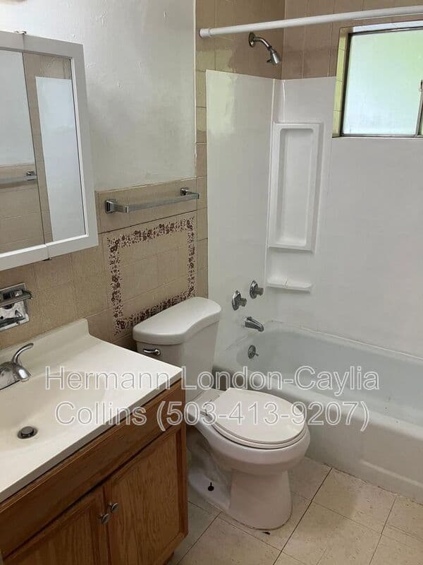 Saint Louis House: 234 Connolly Drive