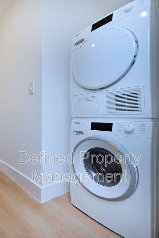 Santa Monica Condo: 834 4Th Street