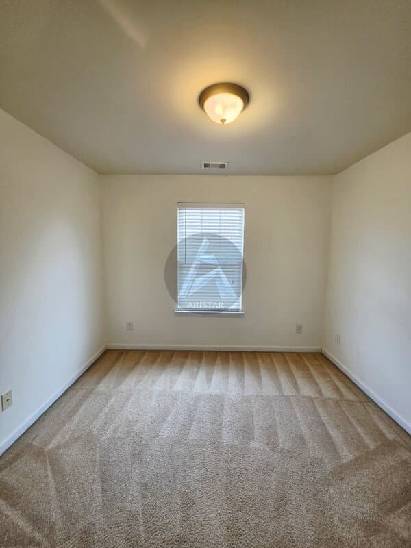 Kennesaw House: 1440 Dolcetto Trce