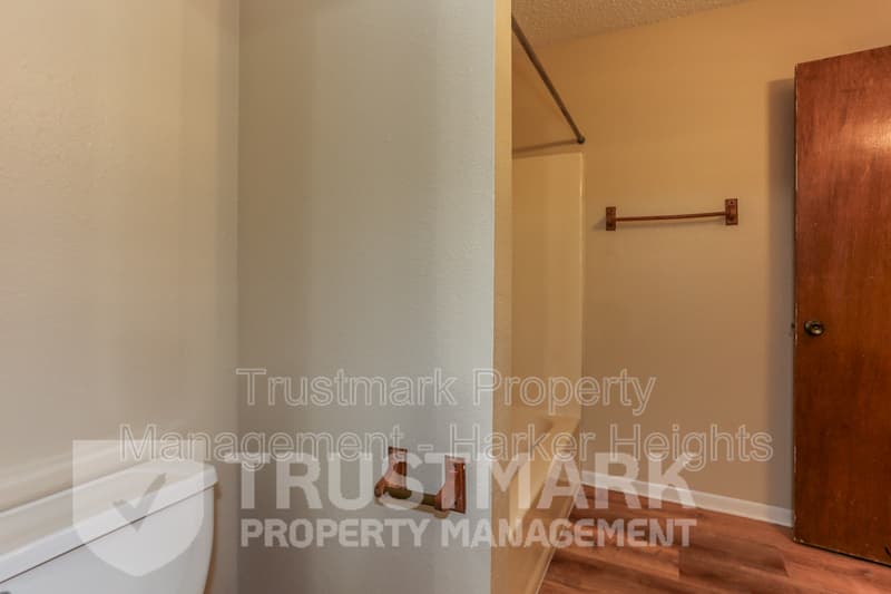 Killeen House: 1120 Royal Crest Dr