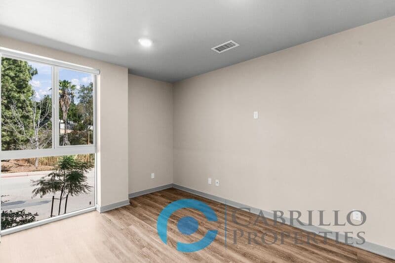 San Diego Condo: 3093 Broadway