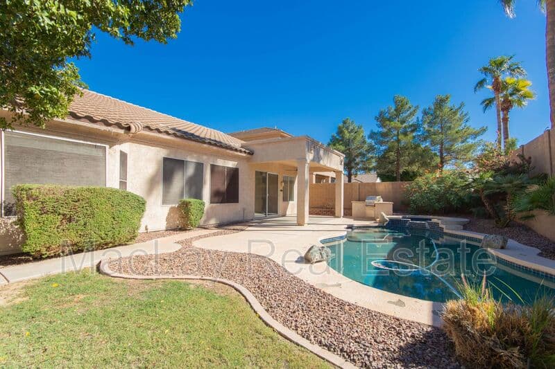 Chandler House: 3820 S Barberry Pl