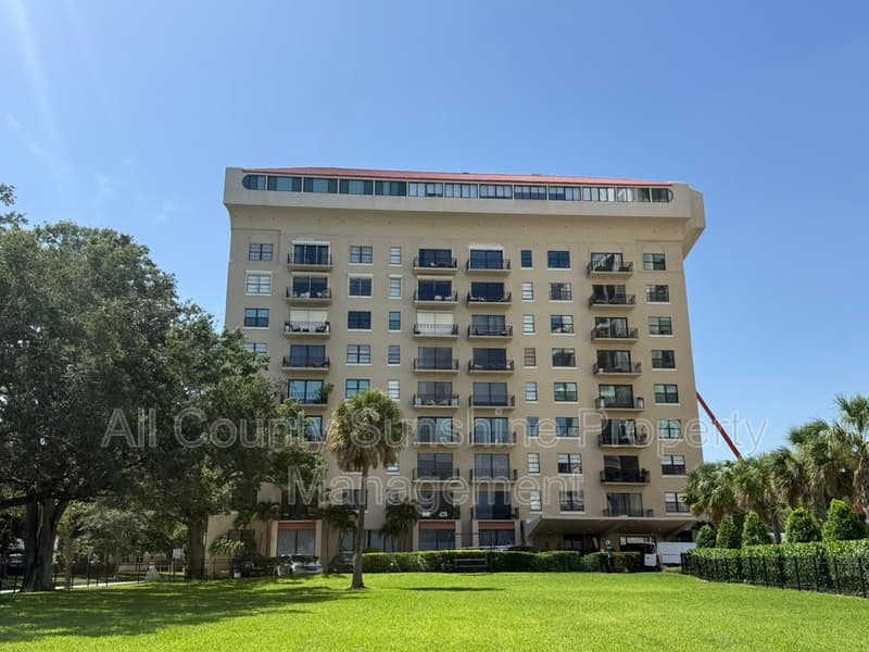 Unit 511
Tampa Condo: 2109 Bayshore BLVD