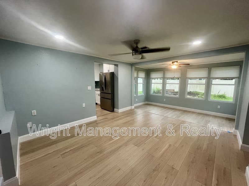 St. Petersburg House: 8330 Waverly Road North