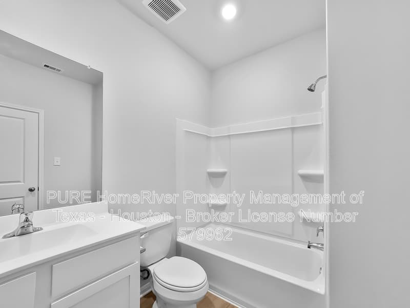 Iowa Colony House: 2510 Green Jasper Dr