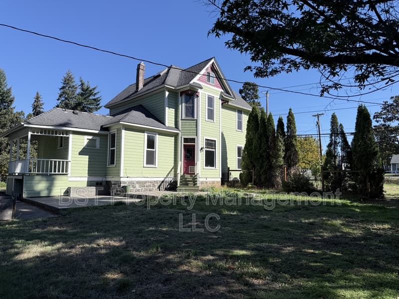 Silverton House: 1067 Oak Street - 1