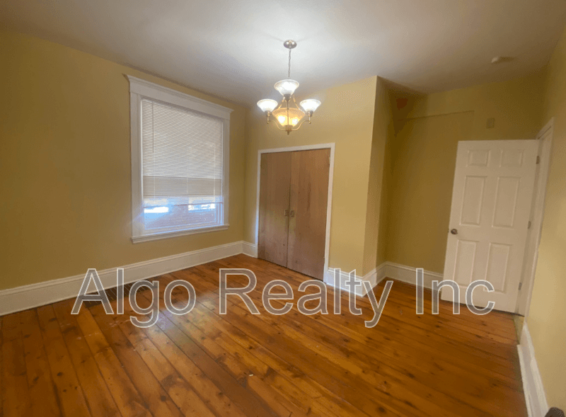Minneapolis House: 3119 James Ave N