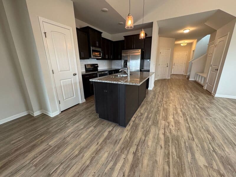 Madison House: 102 Daymark Drive