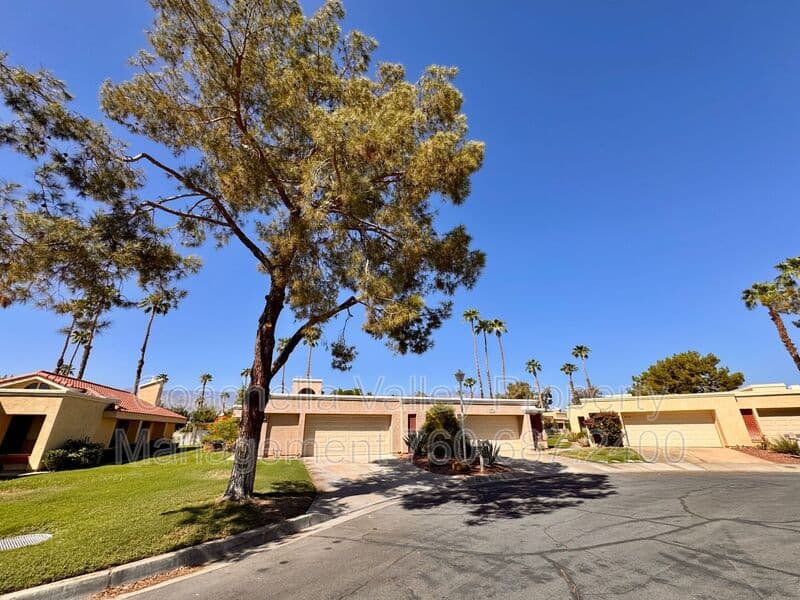 Palm Desert Condo: 41595 Navarre Ct
