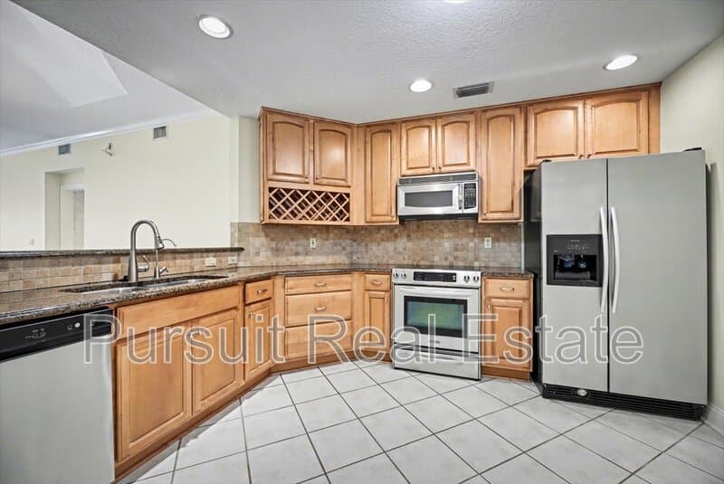 Sawgrass House: 100 Bermuda Bay Circle #104
