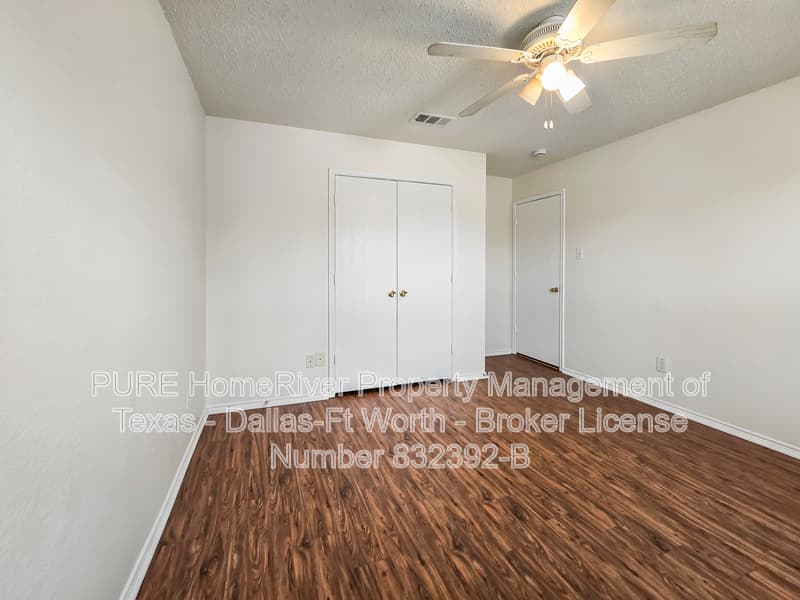 Arlington House: 8011 Mosstree Dr