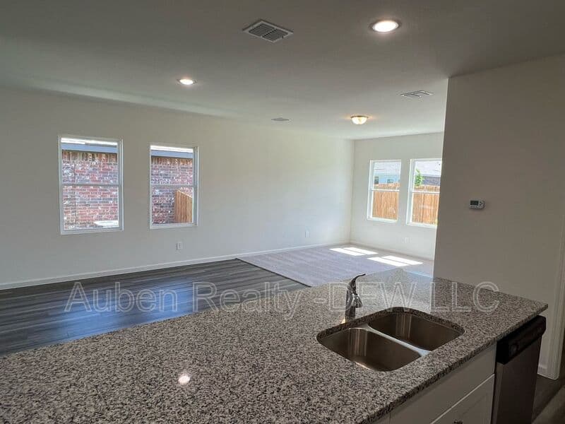 Lavon House: 752 Richmond Drive