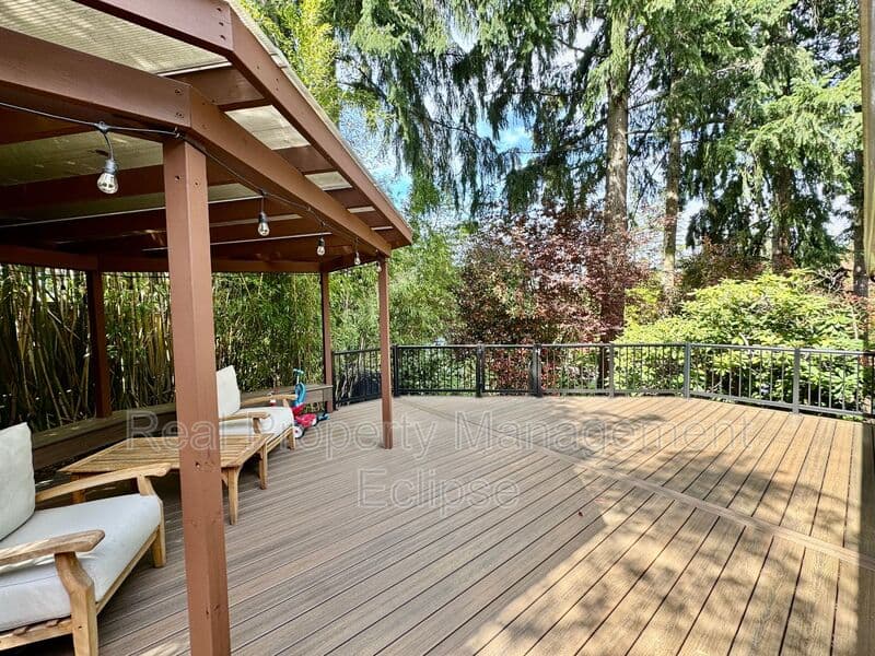 Bellevue House: 15130 SE 47th PL