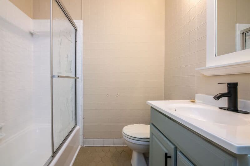 Birmingham House: 629 McCary SW