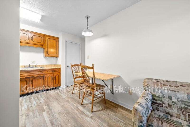 Hopkinsville Apartment: 102 Laurel Cove Drive
