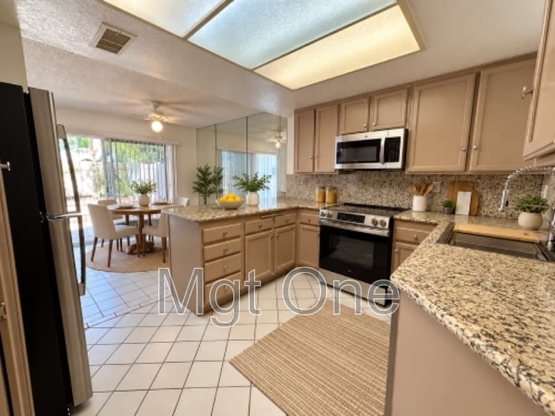 Mission Viejo House: 27721 Berwick