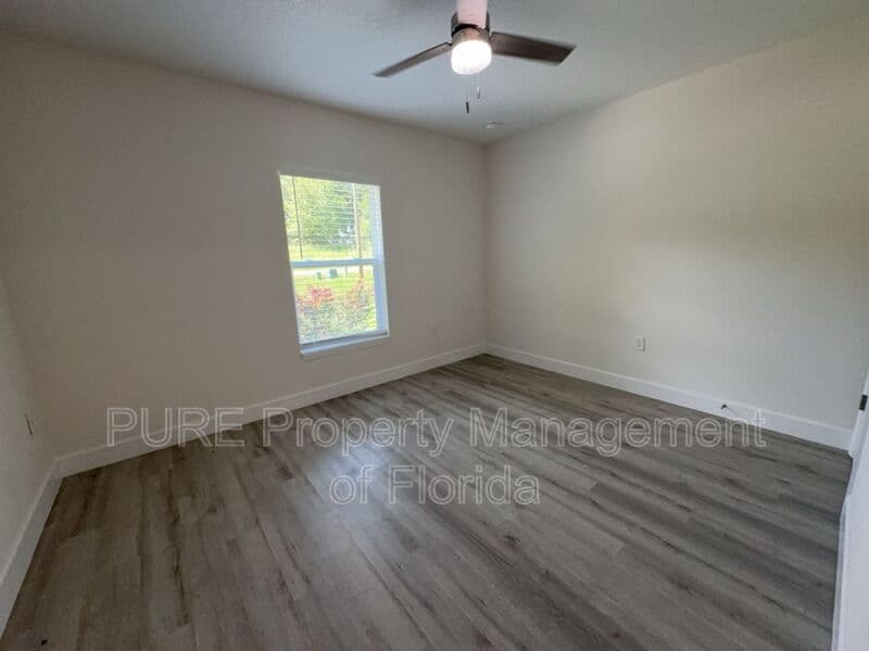 Ocala House: 11165 NW 7th Street