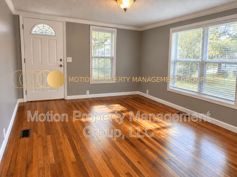 Cleveland House: 635 Ledford Rd NE