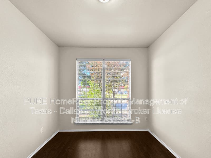 Forney House: 2215 Overton Dr