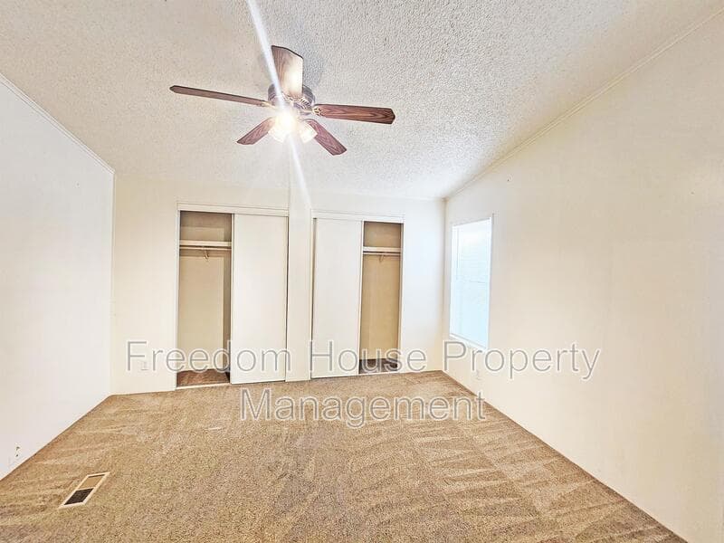 Pahrump House: 1441 West Betty Avenue