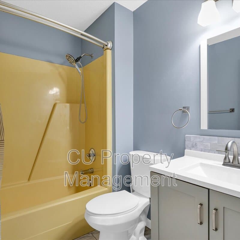 Champaign House: 610A English Creek Court