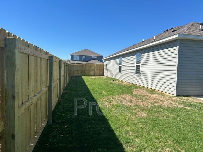 Pea Ridge House: 2708 Young St