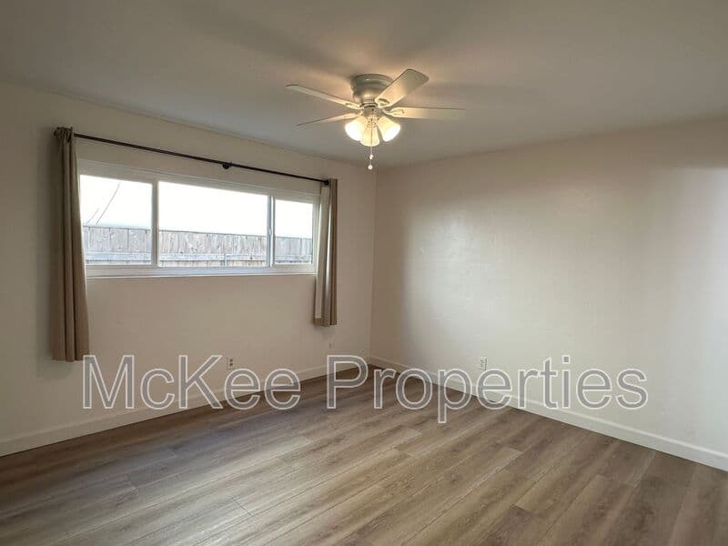 Coronado Condo: 540 G Avenue