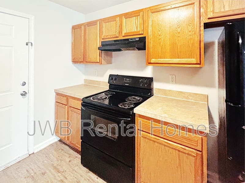 Jacksonville House: 8424 India Ave