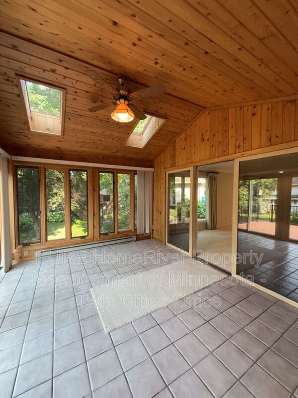 Edina House: 7420 Hyde Park Cir