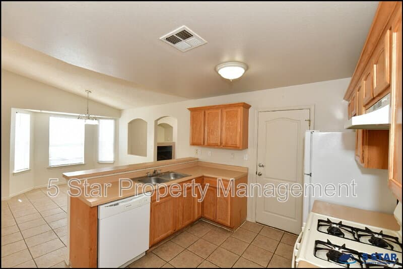 El Paso House: 3112 Tierra Ayala Drive !!