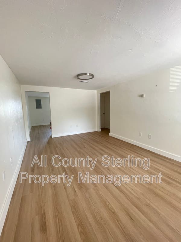 Lake City Apartment: 201 SE Beech Street
