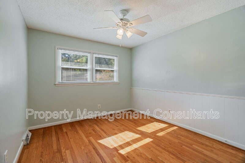 Huntsville House: 3200 West Helena Drive Northwest