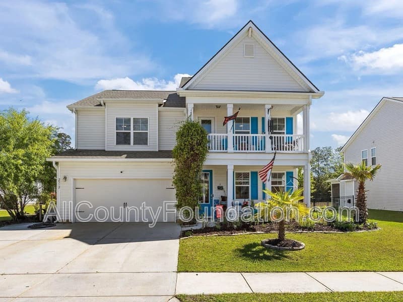 Summerville House: 2512 Hummingbird Lane