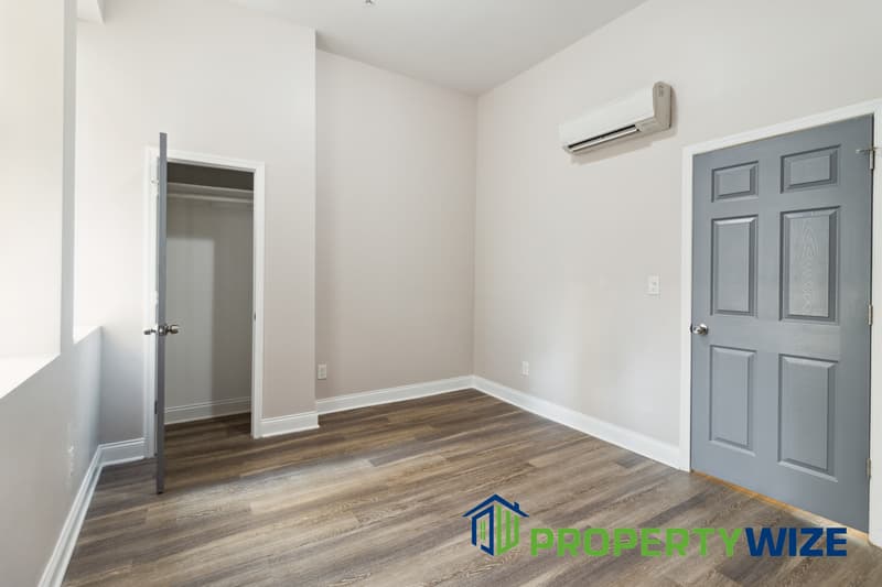 Baltimore Condo: 833 Hollins Street