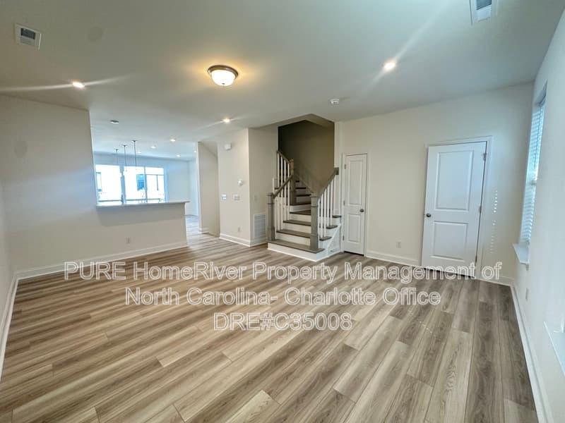 Charlotte House: 2413 Magnolia Blossom Way