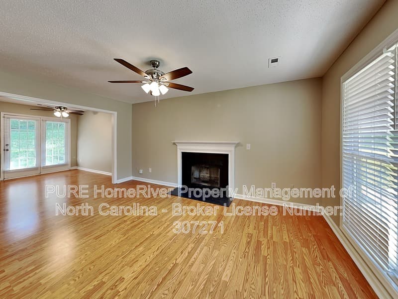Greensboro House: 822 Banner Oak Ct