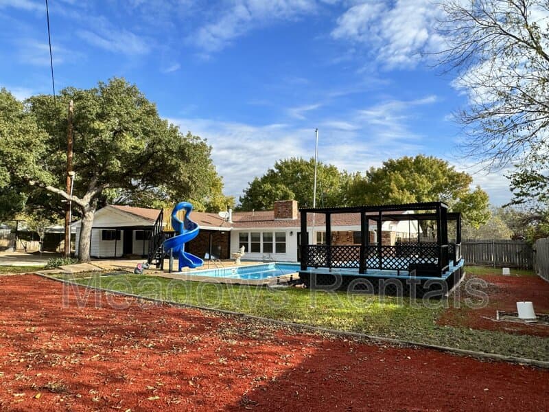 Lorena House: 140 Towne West Drive