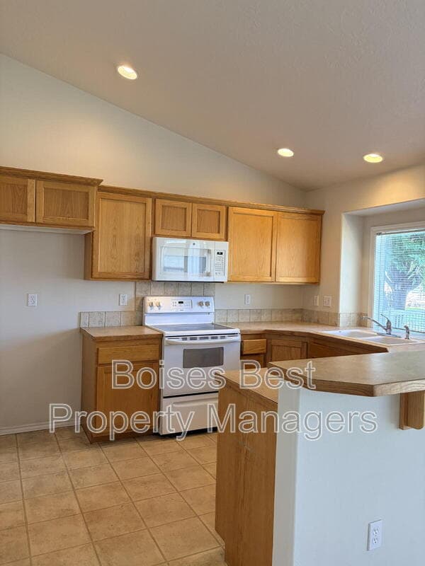 Meridian House: 1276 West Brown Trout Dr