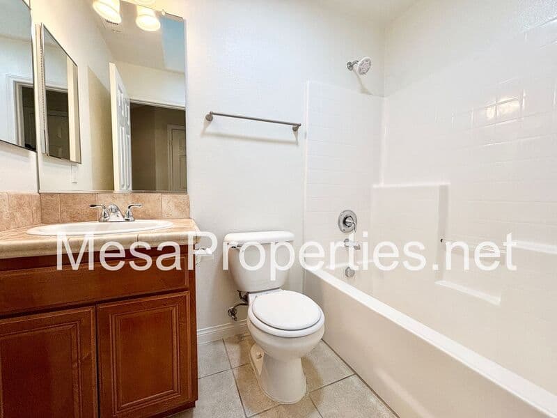 Victorville House: 13457 Fawncreek St.