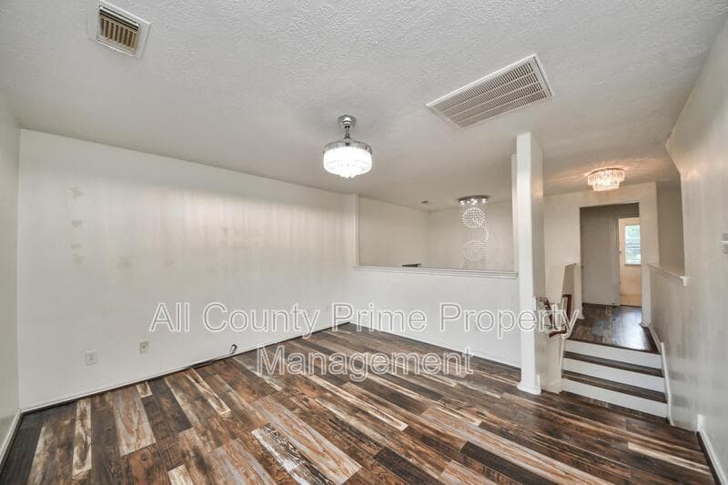 Cypress House: 22030 Gold Leaf Trail