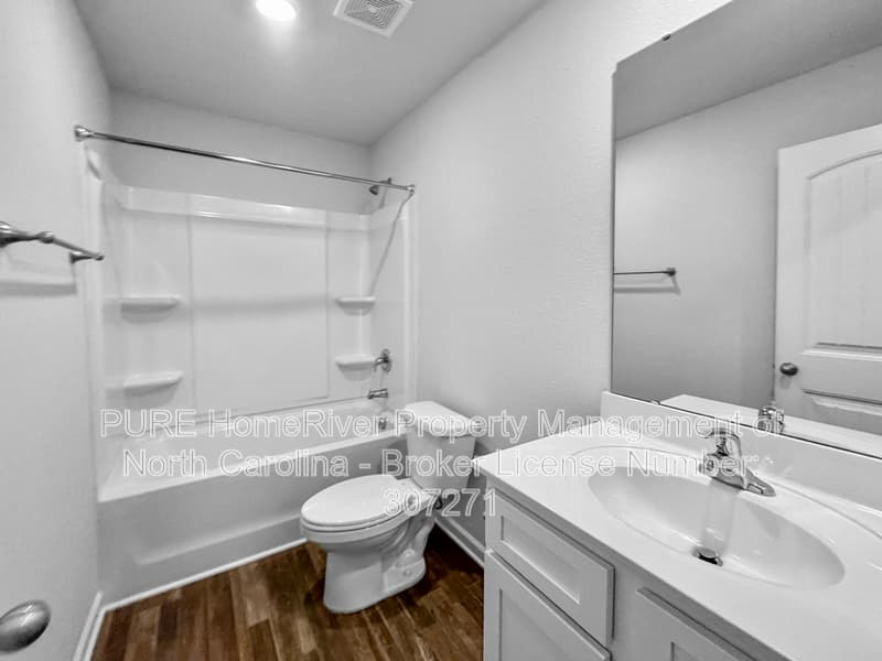 Greensboro House: 4618 Hazelburn Dr