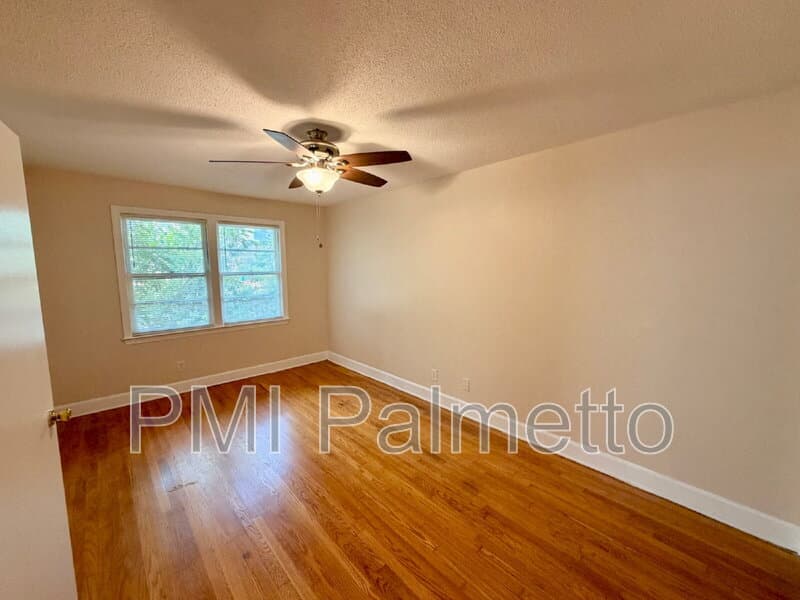 Columbia Condo: 3209 Wilmot Ave