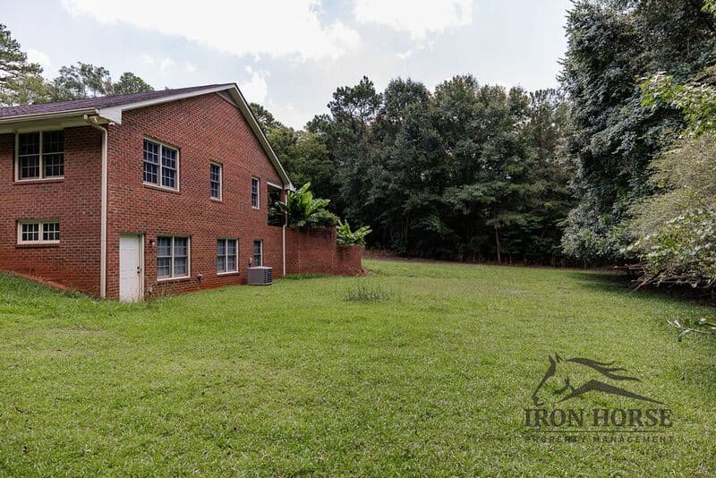 Athens House: 8671 Macon Hwy