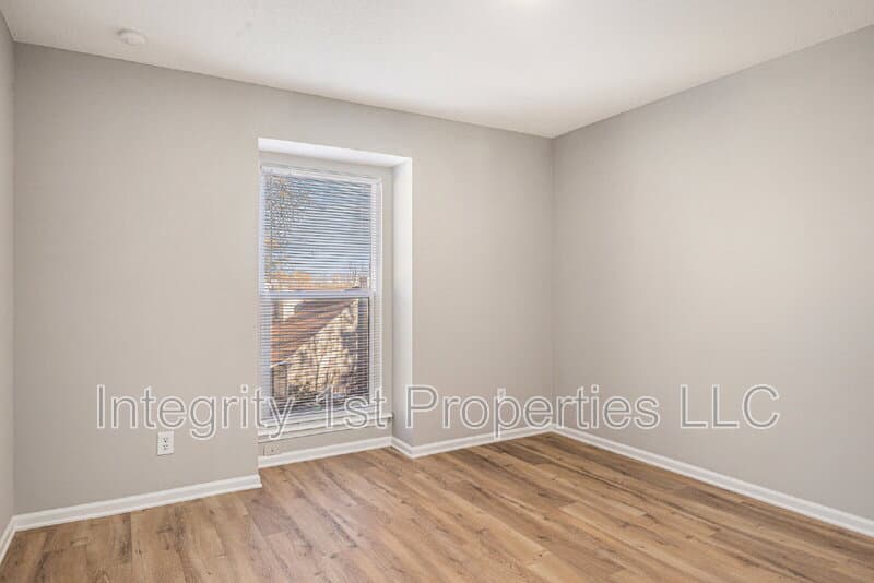 Kansas City Townhome: 3500 Northeast 72nd Terrace