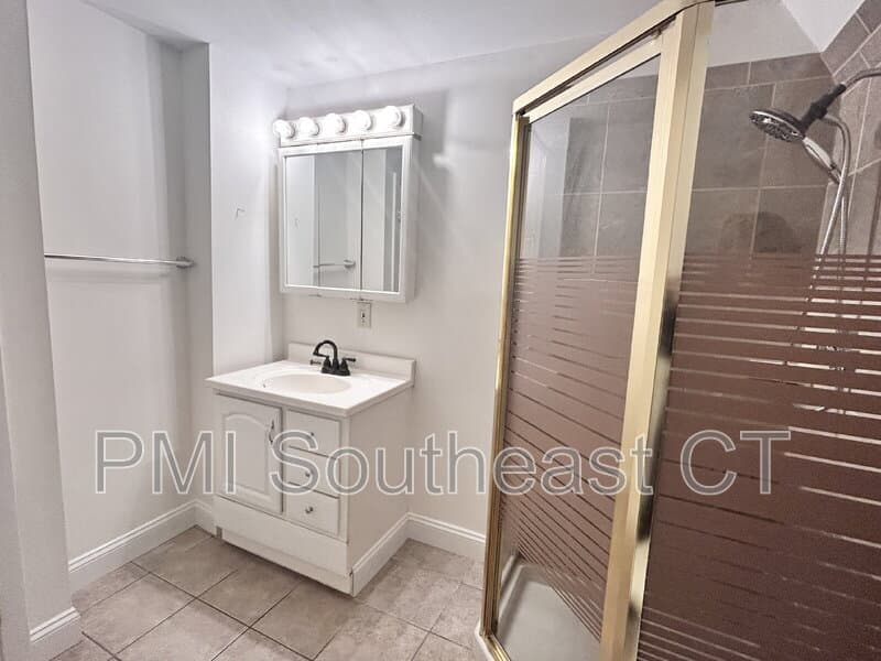 New London Condo: 285 Montauk Avenue