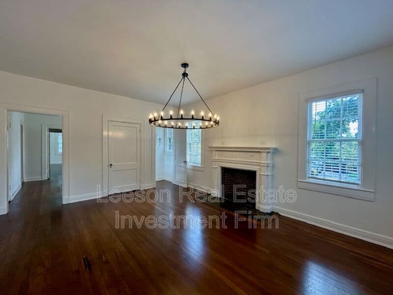 Shreveport House: 2409 Fairfield Ave